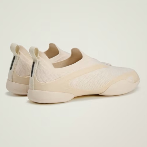 ? ADIDAS TAEKWONDO x STELLA MCCARTNEY MILK ?